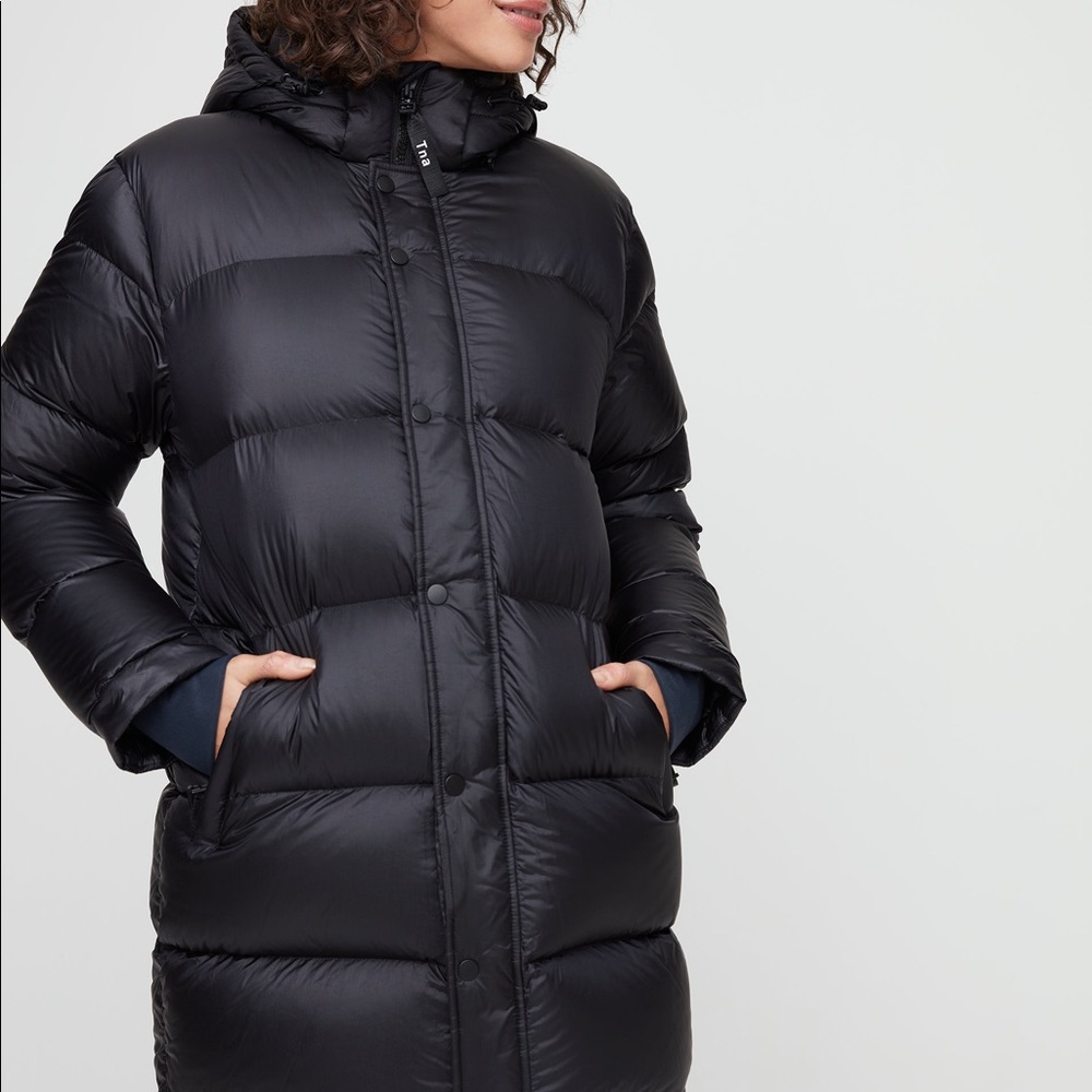 Aritzia TNA the super puff mid